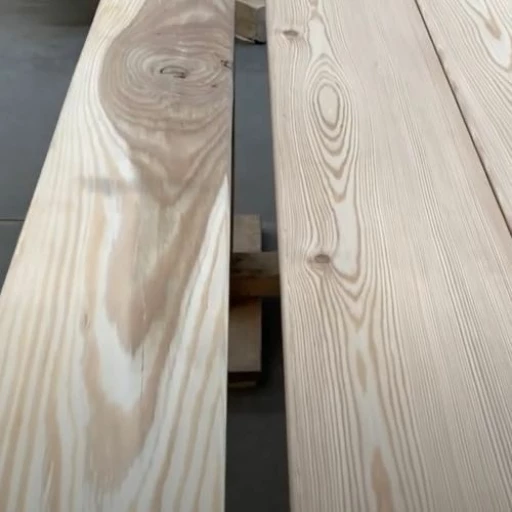 Доска террасная лиственница гладкая 34*90*6000, сорт ВС (0,54м2)